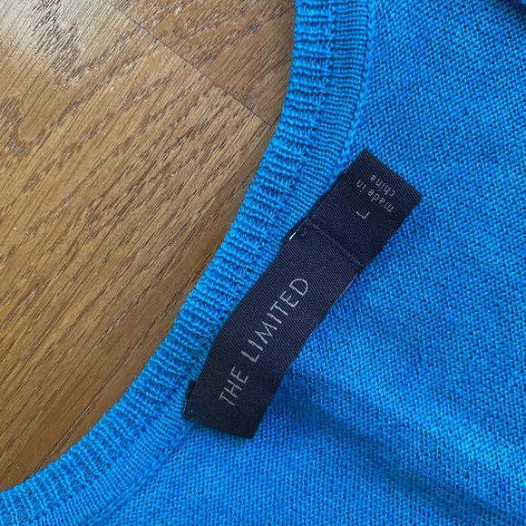 NWOT Absolutely beautiful Limited sweater - Picture 2 of 6